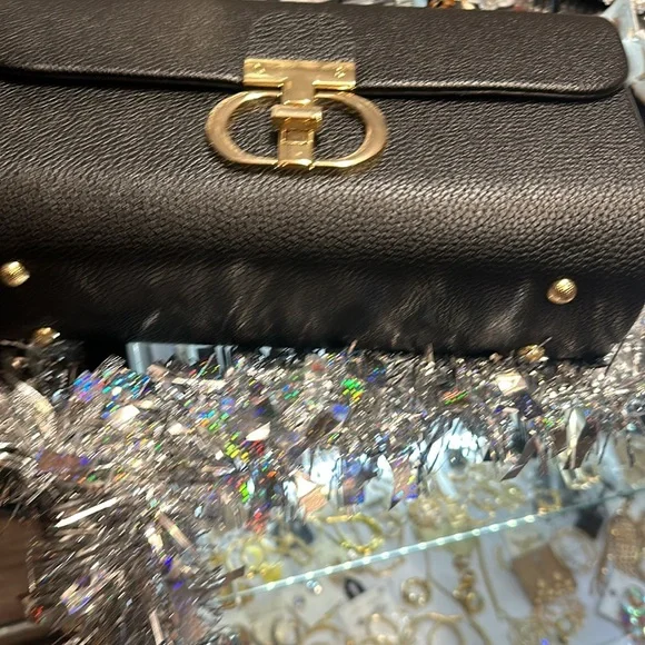 Black handbag with gold hardware and long strap and wallet - Picture 5 of 9